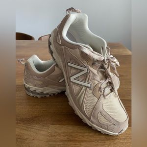 *SOLD* new balance 610 11D